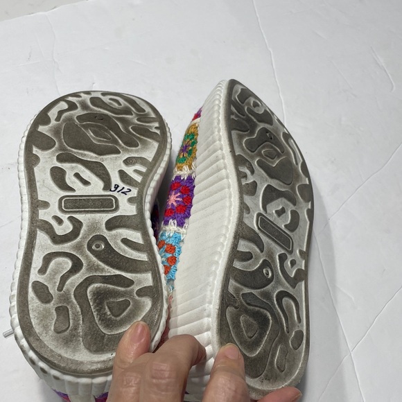 Colorful Crochet Women's Bohemian patchwork crochet Sneakers size 6 - Picture 7 of 8